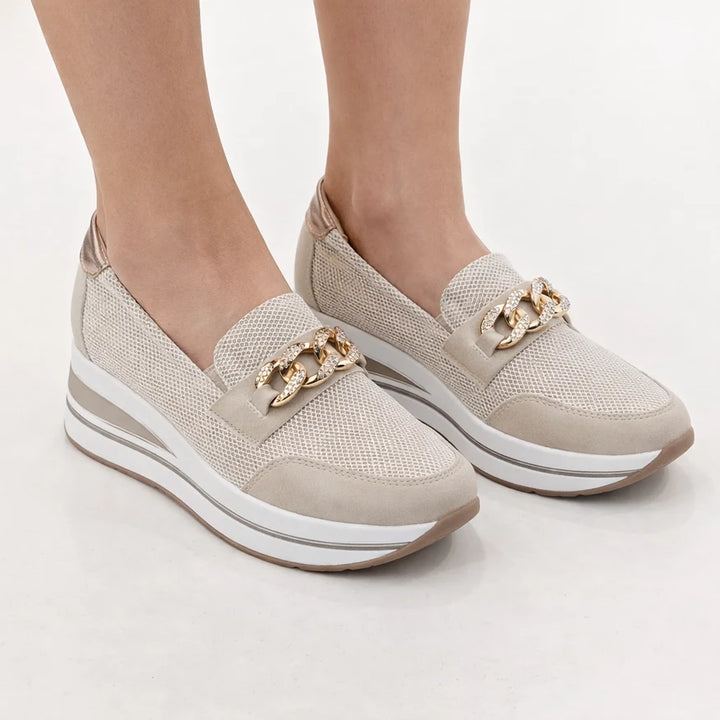 Zapatillas Calliope color beige, vista lateral del par